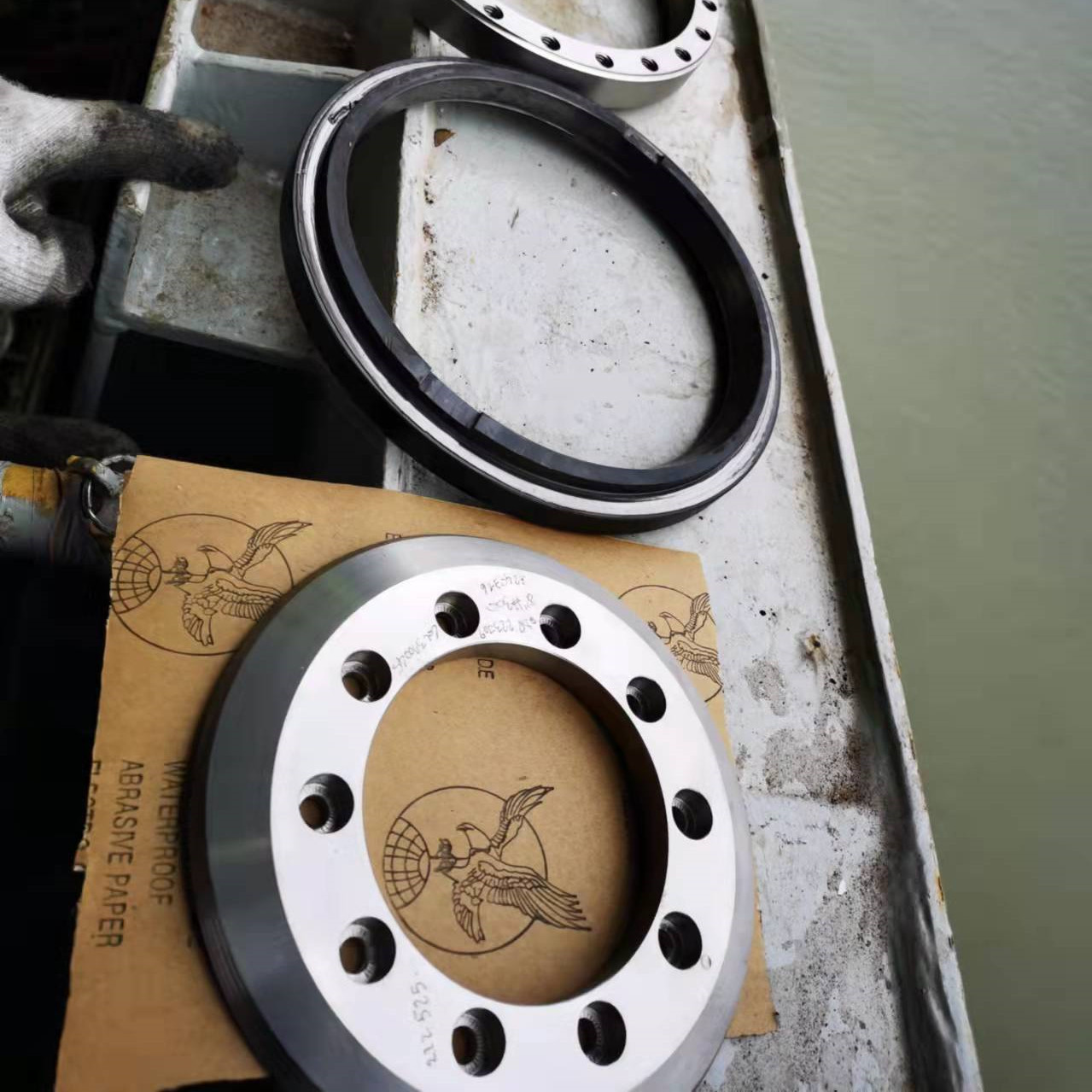 中海油江苏滨海LNG接收站现场维修