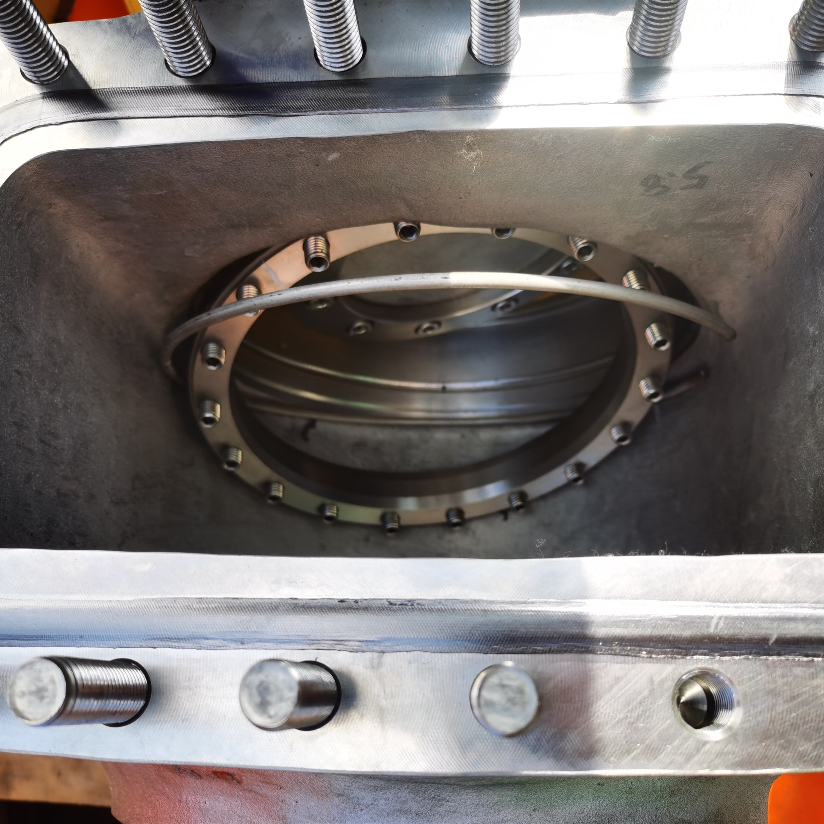 On line maintenance of ultra-low temperature butterfly valve