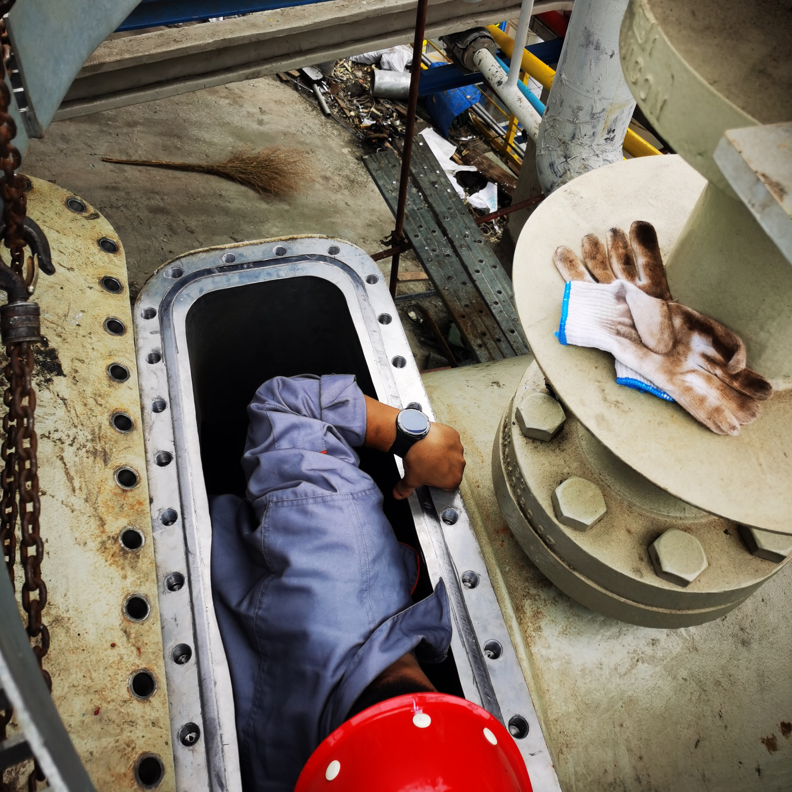 On site maintenance of CNOOC Jiangsu Binhai LNG terminal